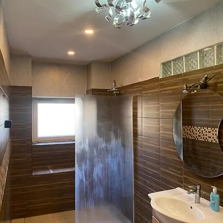 Апартаменты Roland Downtown - Almassy *